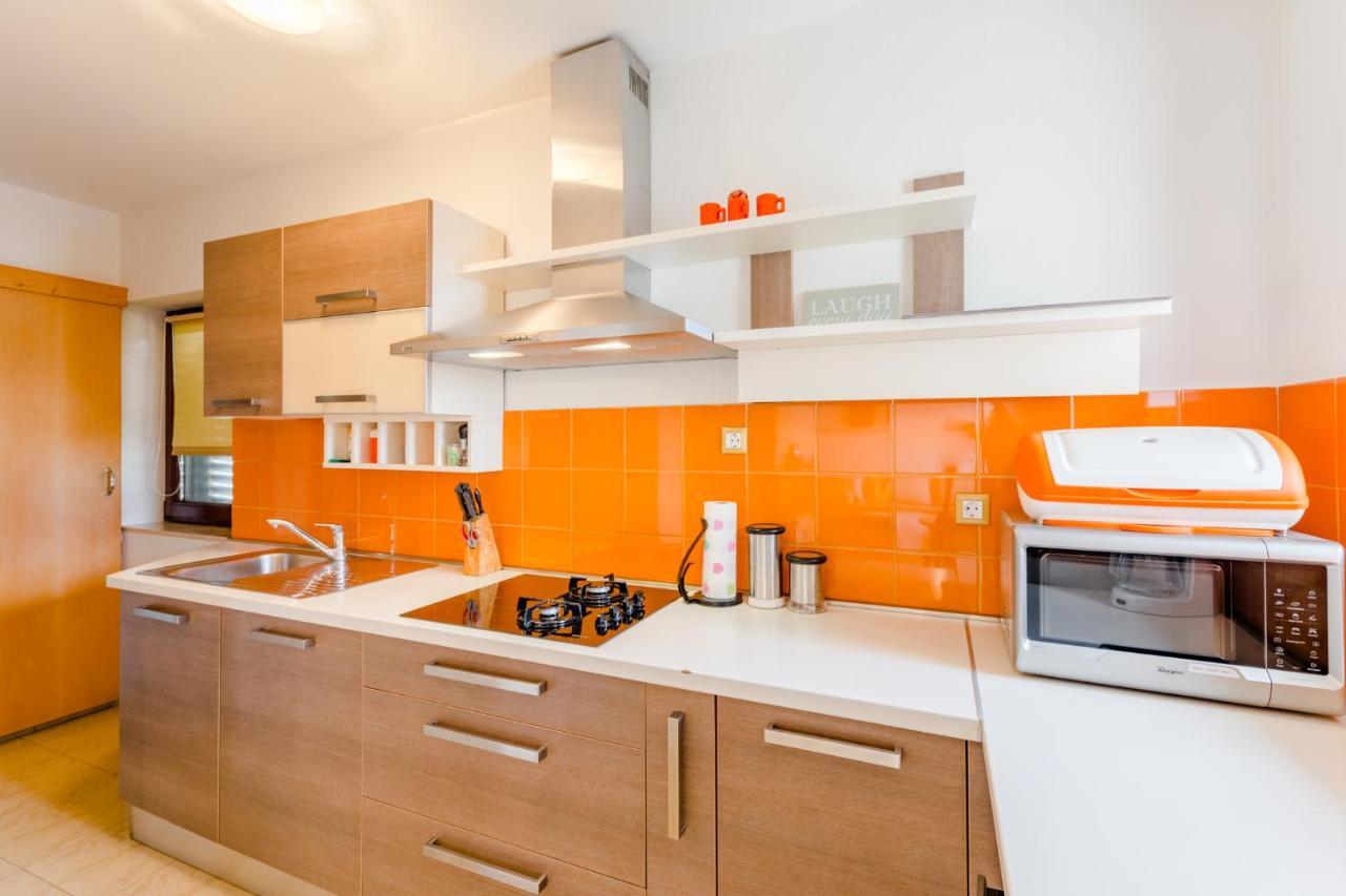 Apartments Flor De Lis โปดสตรานา ภายนอก รูปภาพ